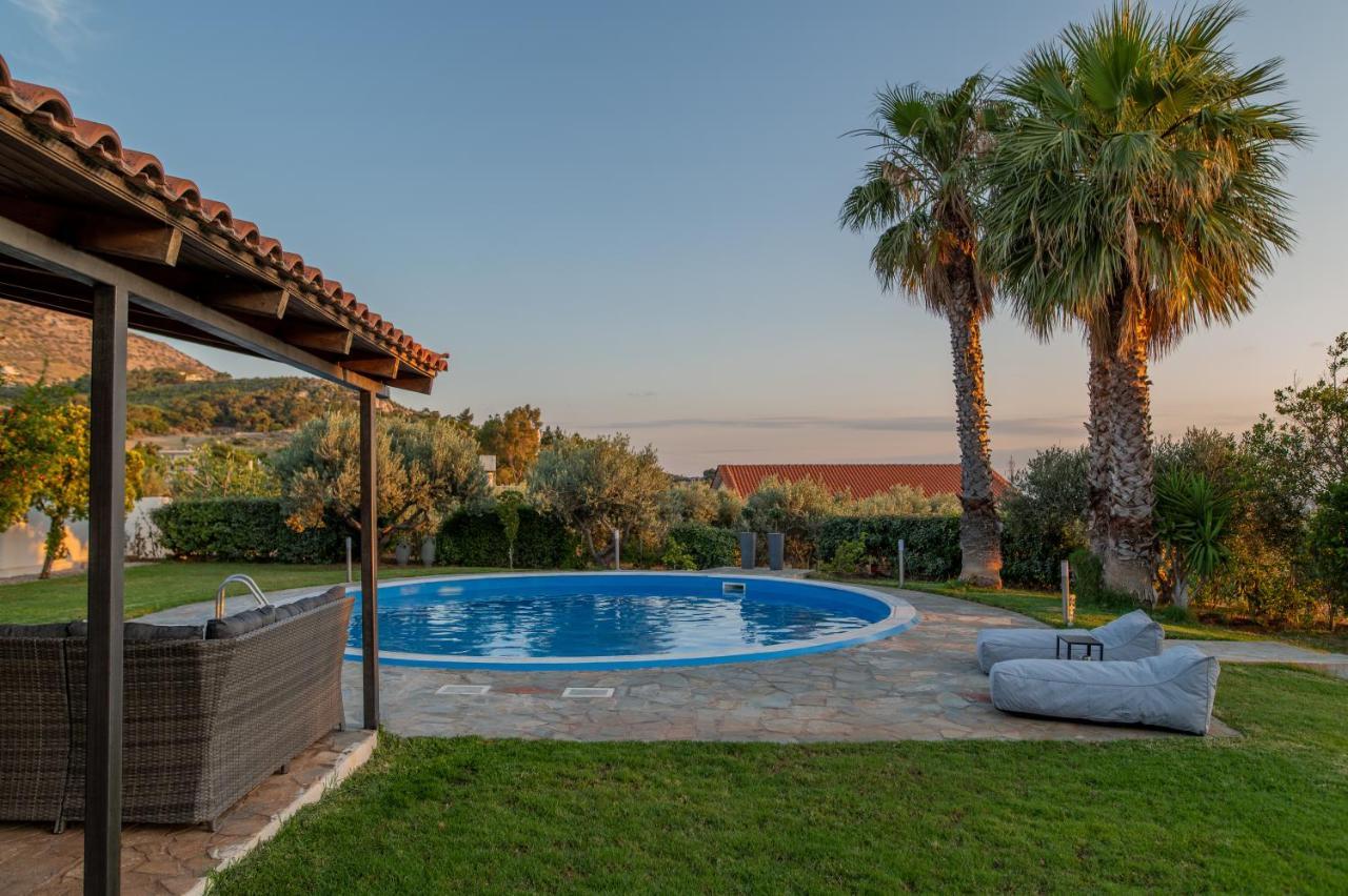 Holiday home Cuervo Poolside